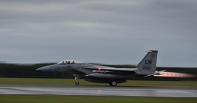 ABD’DE F-16 SAVAŞ UÇAĞI DÜŞTÜ!