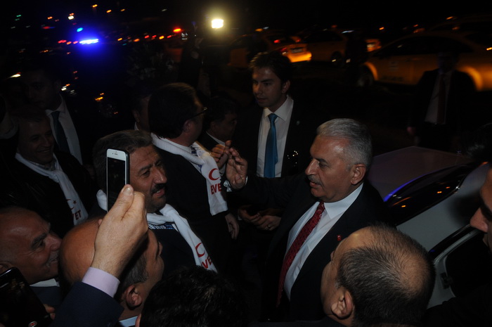 HAVALİMANI TAKSİCİLERİNDEN EVET KONVOYU!