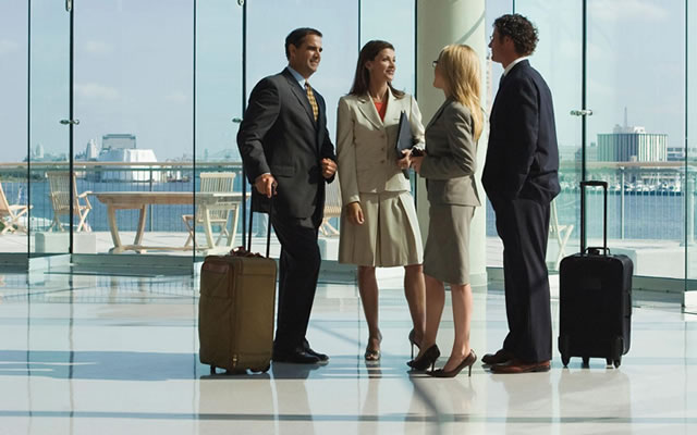 YURT DIŞINA ÇIKIŞ ARTTI, HARCAMA AZALDI