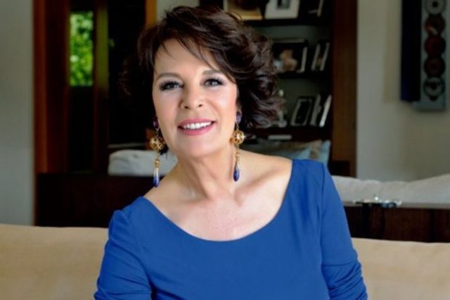 HÜLYA KOÇYİĞİT’E 15 GÜN UÇAK YASAĞI!