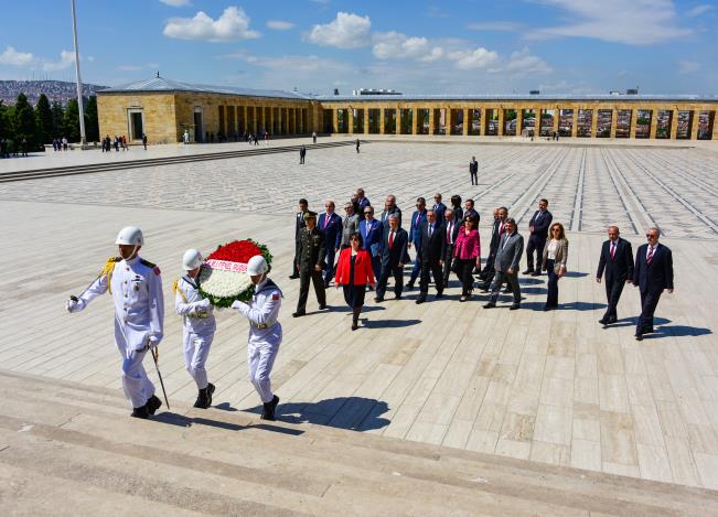 DHMİ HEYETİ ATA’NIN HUZURUNDA