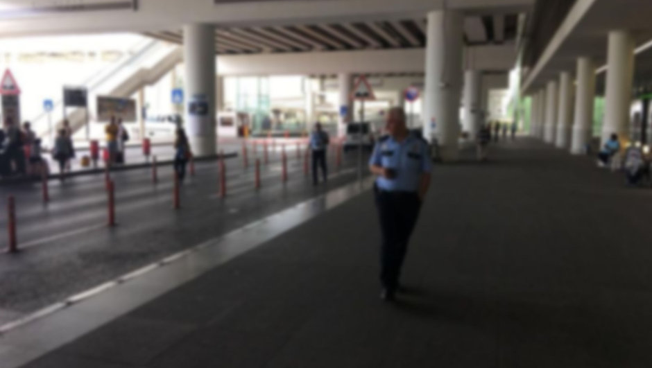 ÇİN’Lİ İŞÇİ ADNAN MENDERES HAVALİMANI’NA İNTİHAR ETTİ!