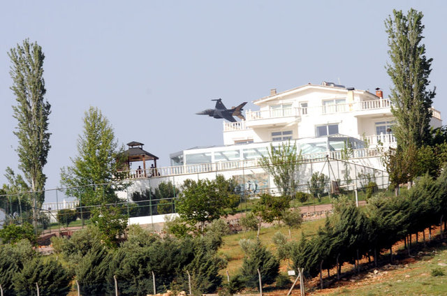 GAZİANTEP’TE NEFES KESEN SOLO TÜRK GÖSTERİSİ