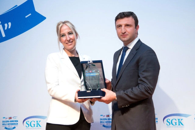 İGA’YA İSTİHDAM ÖDÜLÜ!