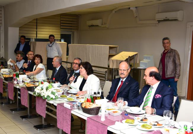 DHMİ YÖNETİMİ ÇALIŞANLARLA İFTARDA BULUŞTU