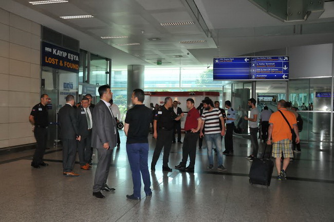 ATATÜRK HAVALİMANI’NDA ‘KOKU’ ALAMI!