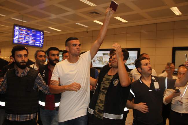 BEŞİKTAŞ PEPE’Yİ İSTANBUL’A GETİRDİ!