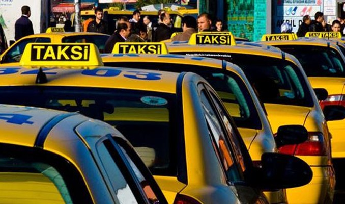 TAKSİCİLER UBER’E KARŞI!