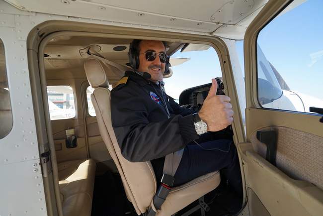 İLKER AYCI ÇILDIR UÇUŞ OKULUNU ZİYARET ETTİ!