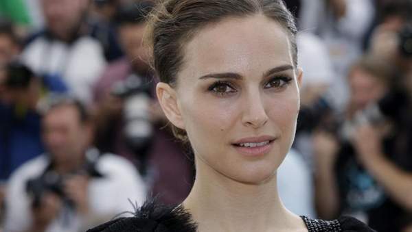 NATALİE PORTMAN’DAN UÇAKTA ÇİFT KİŞİLİK YATAK İTİRAFI!