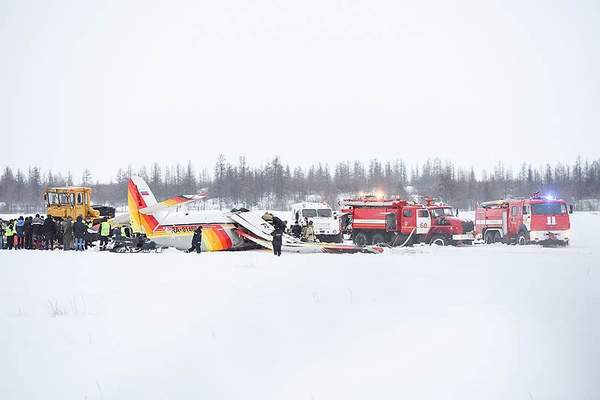 RUSYA’DA UÇAK DÜŞTÜ! (VİDEOLU)