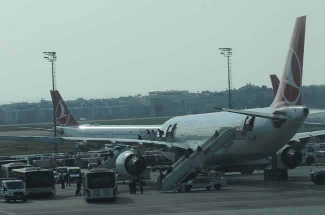 KOKPİT BASINCI DÜŞEN THY UÇAĞI GERİ DÖNDÜ!