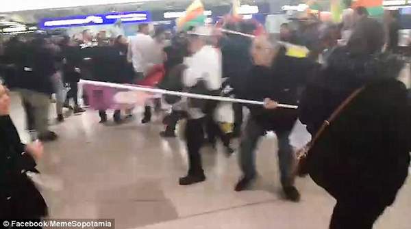 HANNOVER’DE TÜRK YOLCULARA SALDIRI! (VİDEOLU)