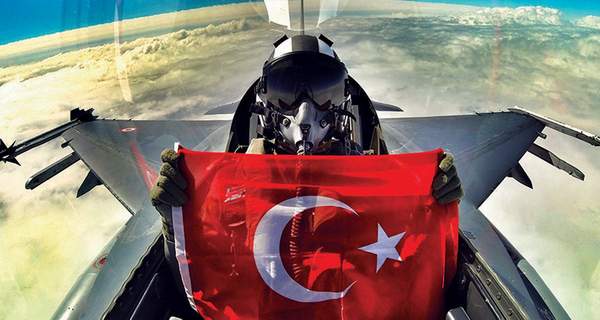 TÜRK PİLOT AFRİNDE İNANILMAZI BAŞARDI!