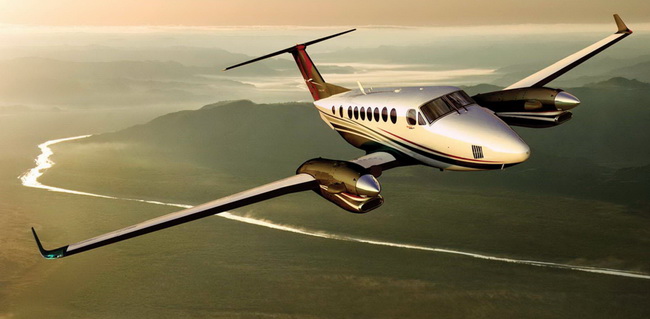 BAKANI TAŞIYAN UÇAK KOCAELİ’YE ZORUNLU İNİŞ YAPTI!