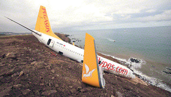 DOKUZ YILDA 22 UÇAK KAZASI OLDU!