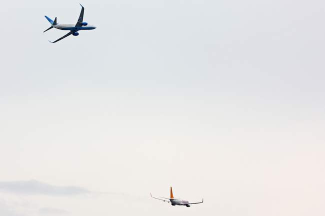 HAVADA TEHLİKELİ YAKINLAŞMANIN FOTOĞRAFI ORTAYA ÇIKTI!