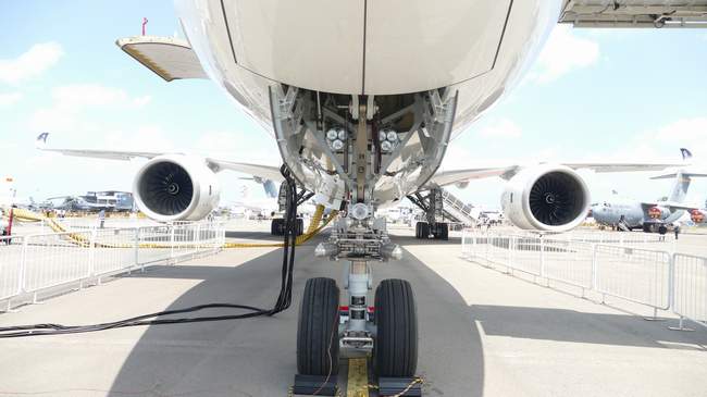 ROLLS-ROYCE UÇAK MOTORU SİNGAPUR’DA GÖRÜCÜYE ÇIKTI!