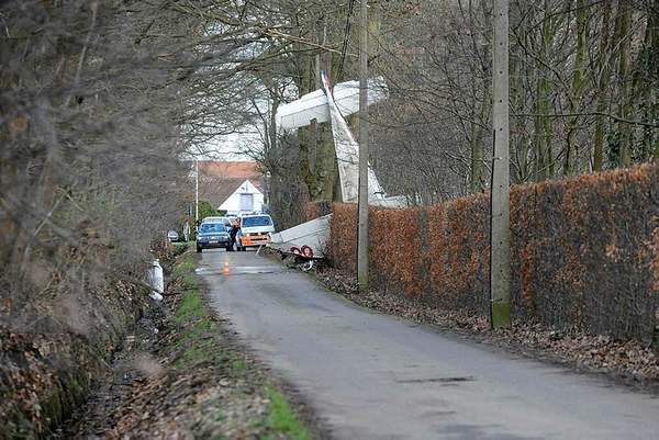 BELÇİKA’DA UÇAK KAZASI:2 ÖLÜ
