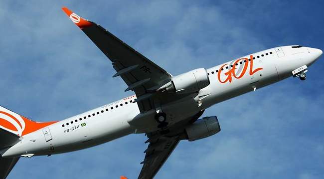 UÇAKTA UYUYAN KADIN UYANINCA ŞOK OLDU!