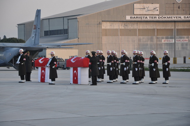 ŞEHİTLERİMİZ İÇİN TÖREN DÜZENLENDİ!