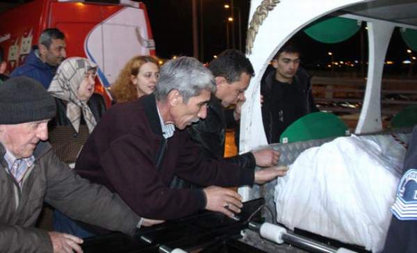 PİLOT MELİKE’NİN CENAZESİNİ KONYA’DA ANNESİ KARŞILADI