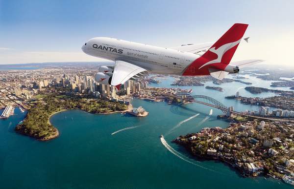 HAVADA PANİK ANLARI! HAVALİMANINA GERİ DÖNDÜ…