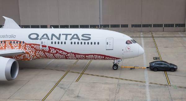 OTOMOBİLDEN İLGİNÇ REKOR DENEMESİ!(VİDEOLU)