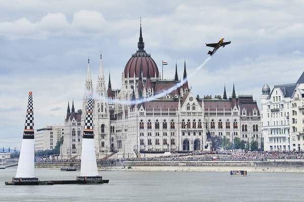 RED BULL AIR RACE’TE HEYECAN MACARİSTAN’A TAŞINIYOR