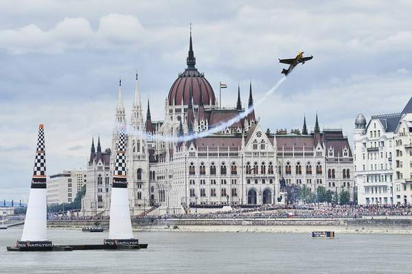 RED BULL AIR RACE’TE HEYECAN MACARİSTAN’A TAŞINIYOR