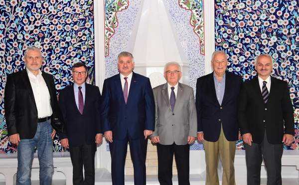 THY’NİN ESKİ GENEL MÜDÜRLERİ İFTARDA BULUŞTU