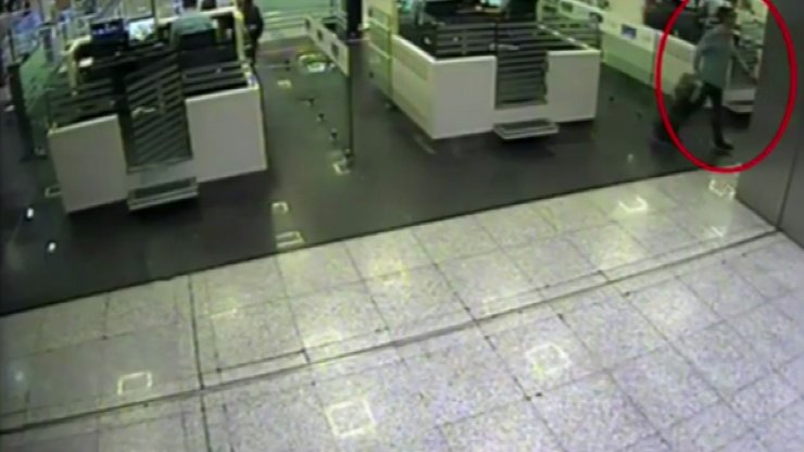 UYUŞTURUCU KURYESİ HAVALİMANI’NDA YAKALANDI!