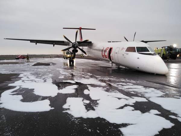PERU’DA YOLCU UÇAĞI GÖVDE ÜZERİNE İNİŞ YAPTI (VİDEOLU)