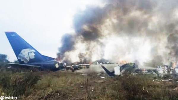 MEKSİKA’DA YOLCU UÇAĞI DÜŞTÜ!