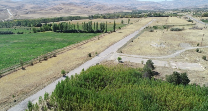 İLK YERLİ UÇAĞIN İNİŞ YAPTIĞI PİST GÖRÜNTÜLENDİ!