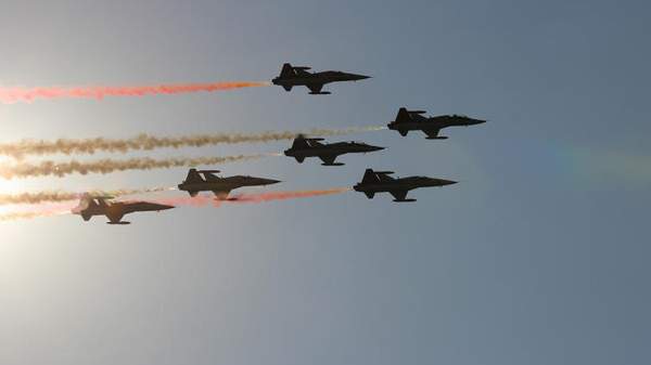 TÜRK YILDIZLARI ESKİŞEHİR SEMALARINDA UÇTU