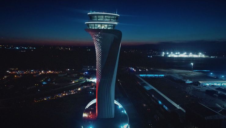 3. HAVALİMANI KULESİ IŞIK SAÇTI!