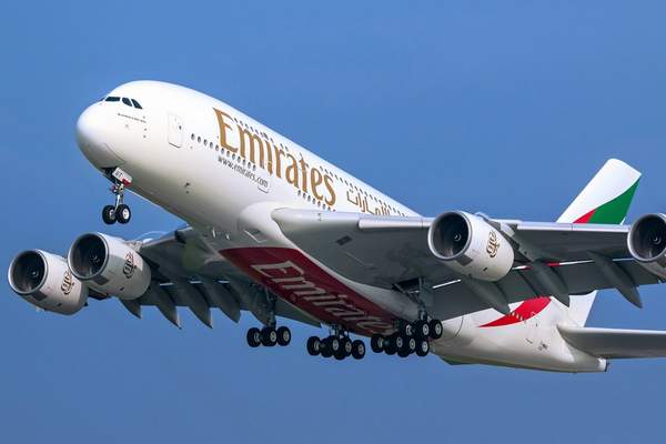 EMIRATES UÇAK İÇİ YEMEK VE ŞARAP KANALLARINI TANITTI