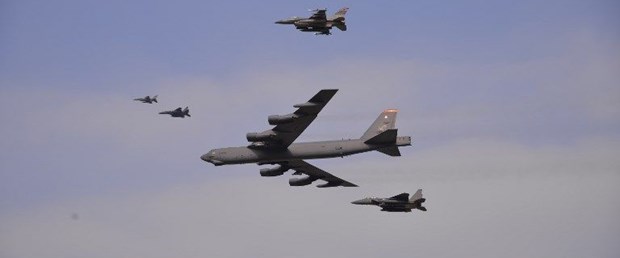 ABD, B-52 BOMBARDIMAN UÇAĞIYLA ÇİN’E GÖZDAĞI VERDİ
