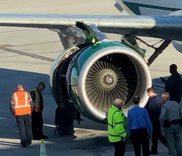 UÇAK HAVADAYKEN MOTOR KAPLAMASI SÖKÜLDÜ(VİDEOLU)