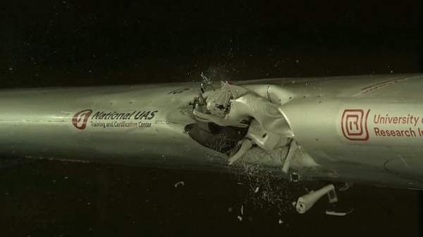 DRONE UÇAĞIN KANADINA ÇARPARSA…(VİDEOLU)