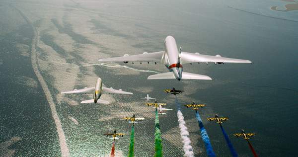 BAE’NİN DÖRT HAVAYOLU ŞİRKETİNDEN BÜYÜLEYİCİ GÖSTERİ