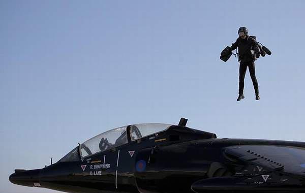 İNGİLTERE’NİN UÇAN ASKERLERİ (VİDEOLU)