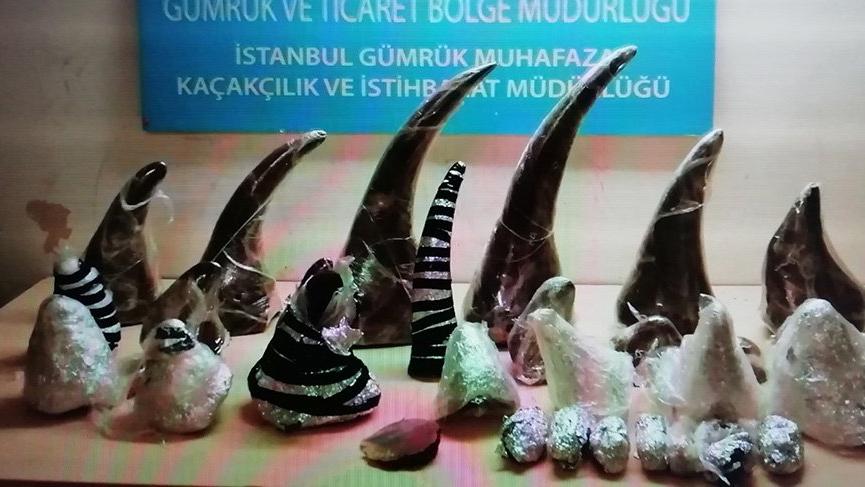 HAVALİMANI’NDA 21 TANE GERGEDAN BOYNUZU YAKALANDI!
