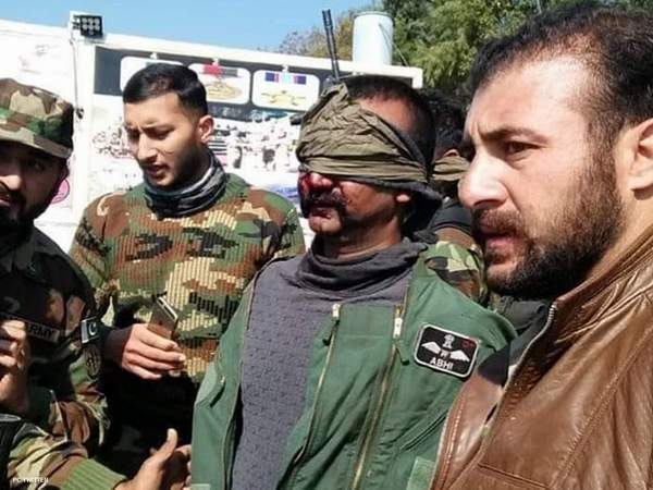 PAKİSTAN ELİNDEKİ HİNTLİ PİLOTU SERBEST BIRAKACAK!