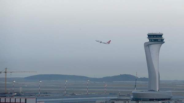 İSTANBUL HAVALİMANI’NDAN 232 BİN 818 YOLCU UÇTU