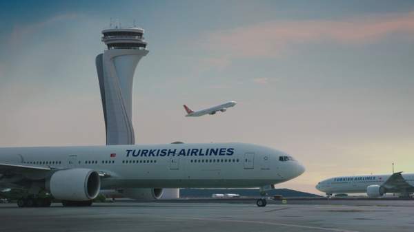 İSTANBUL HAVALİMANLARINDAN BİR SAATTE 78 UÇAK UÇTU