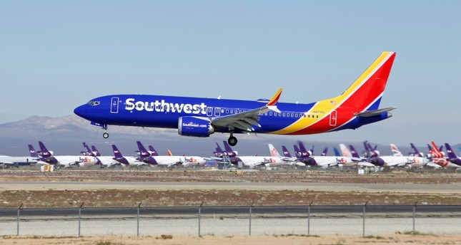 ABD’DE BOEING 737 MAX UÇAĞI ACİL İNİŞ YAPTI!