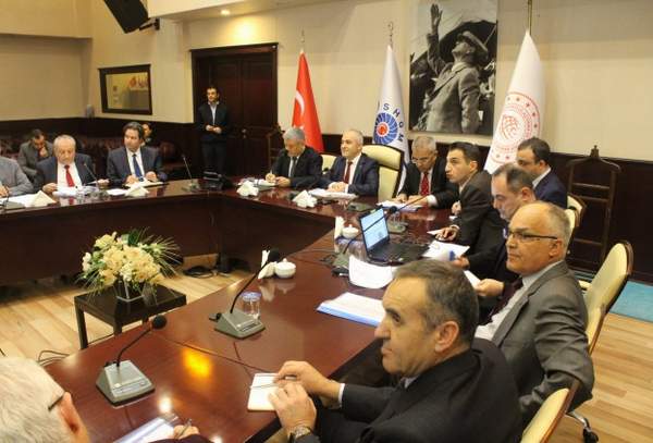 AMATÖR HAVACILARIN SORUNLARI MASAYA YATIRILDI