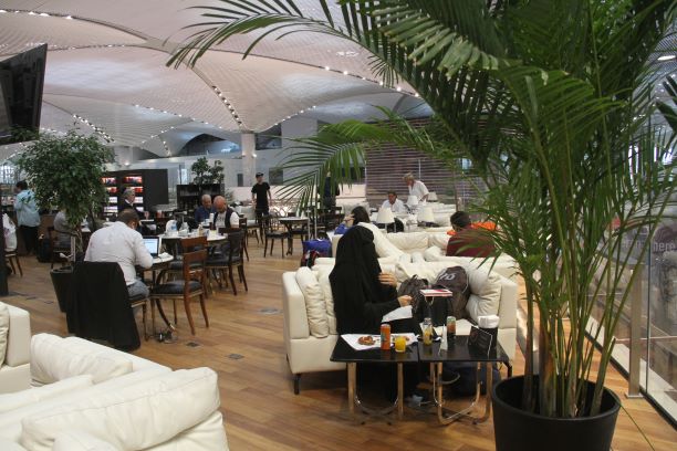 THY’DEN 5 YILDIZLI OTEL GİBİ CIP SALONU!